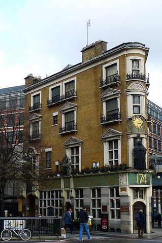 File:Black Friar, Blackfriars, EC4.jpg