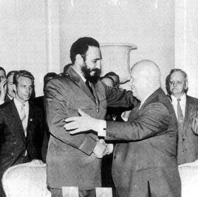 FidelCastroNikitaKruschov.jpg