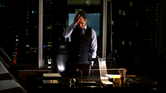 File:S01E01P60 Harvey.png