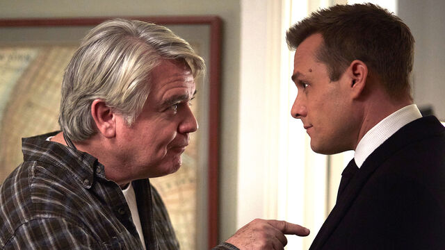 File:S04E15Promo16 - Joe Harvey.jpg