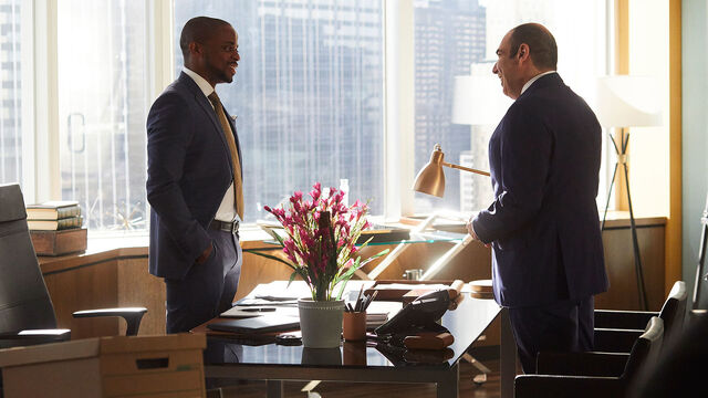 File:S07E03Promo02 - Alex Louis.jpg