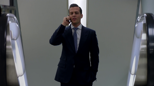 File:S01E02P022 Harvey.png