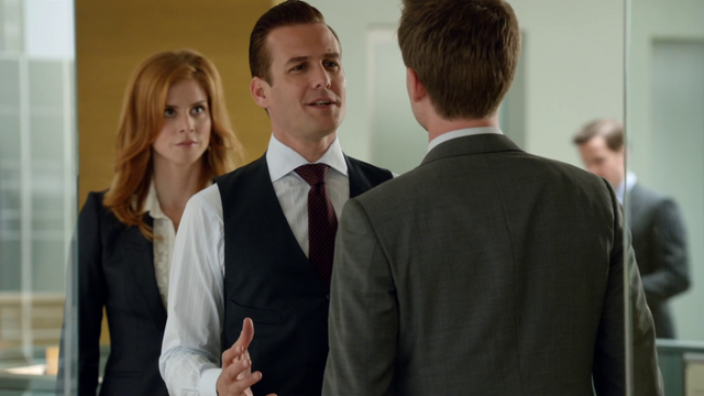 File:S01E05P045 Harvey.png