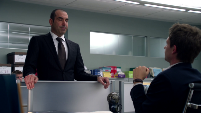 File:S01E03P13 Louis.png