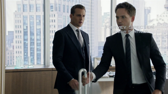 File:S02E11P075 Harvey and Mike.png