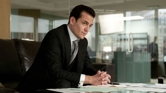 File:S01E08Promo04 - Harvey.jpg