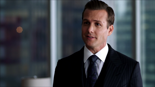 File:S01E01P39 Harvey.png
