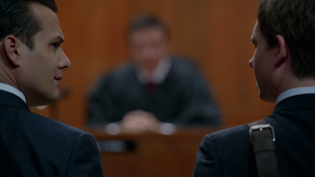 File:S01E02P023 Harvey Mike.png