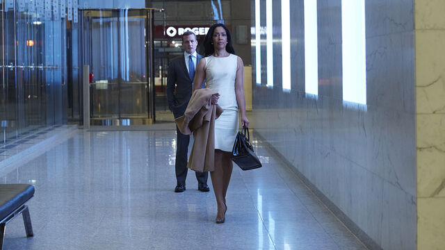 File:S04E16Promo03 - Harvey Jessica.jpg