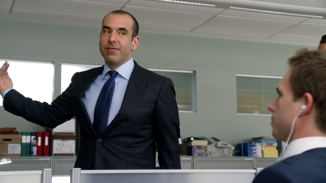 File:S01E05P002 Louis.png