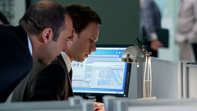 File:S01E04P36 Louis Mike.png
