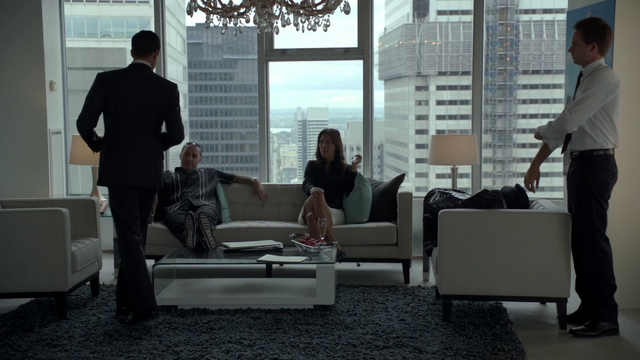 File:S01E04P77.png