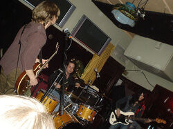 Lark5-12-05live05