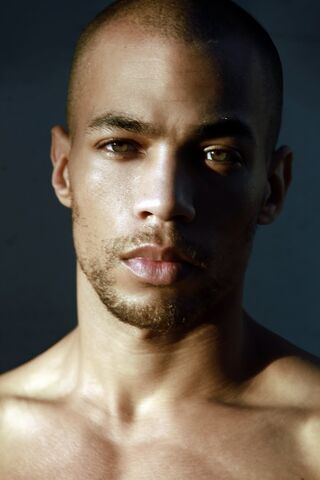 File:Kendrick Sampson.jpg