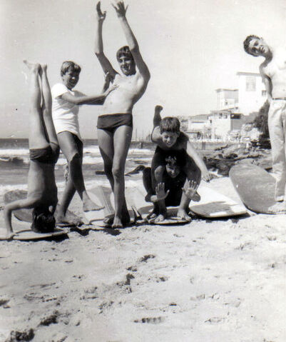 File:Southbondiyoungercrewcirca1960 s.jpg