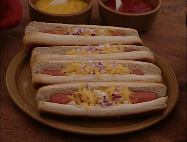 File:S3E10 - Dinner, Movie and a Betrayal 214.jpg