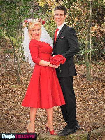 File:Sugar Wedding.jpg