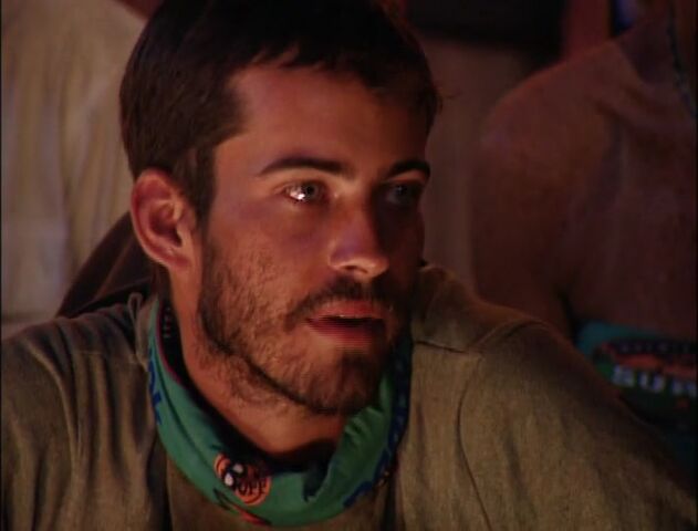 File:S3E10 - Dinner, Movie and a Betrayal 443.jpg