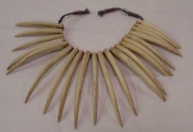 File:Fiji necklace.jpg