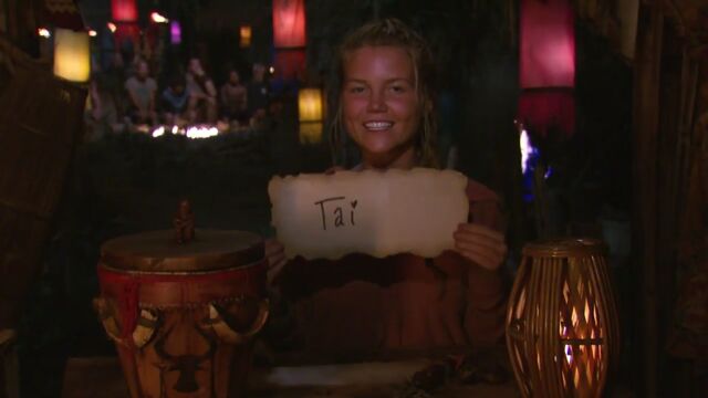 File:Julia votes tai.jpg