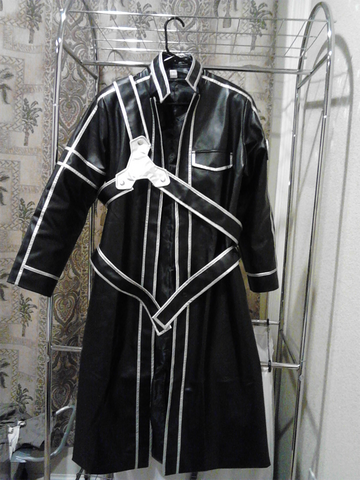 File:Blackwyrm Coat cosplay.png