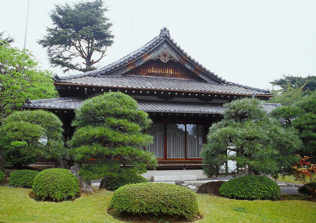 File:61317844.TypicalJapanesehouse.jpg
