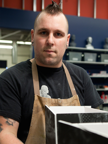 File:S01contestant-Tom.png