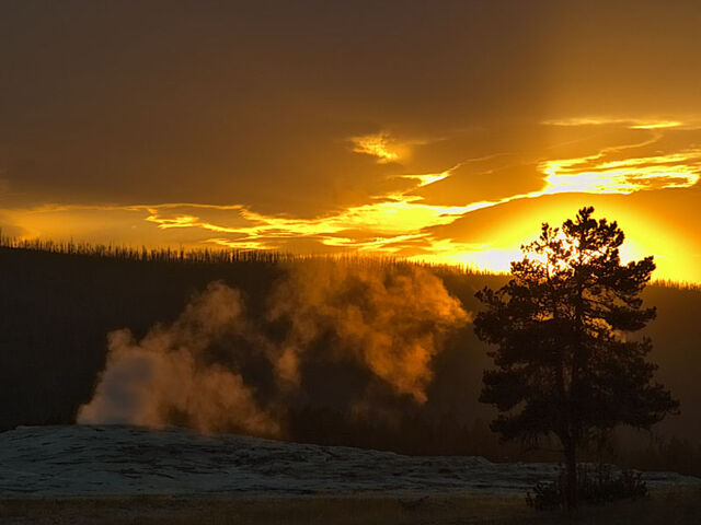 File:Old Faithful Ablaze.jpg