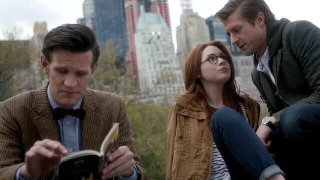 File:ElevenRoryAmyHappyInManhattan.jpg