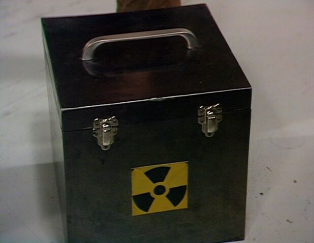 File:Lead-lined box.jpg