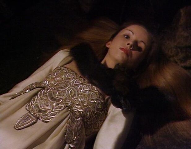File:Bat feeds.jpg