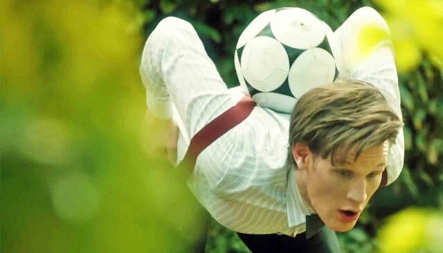 File:ElevenFootieShowOffTPOT.jpg