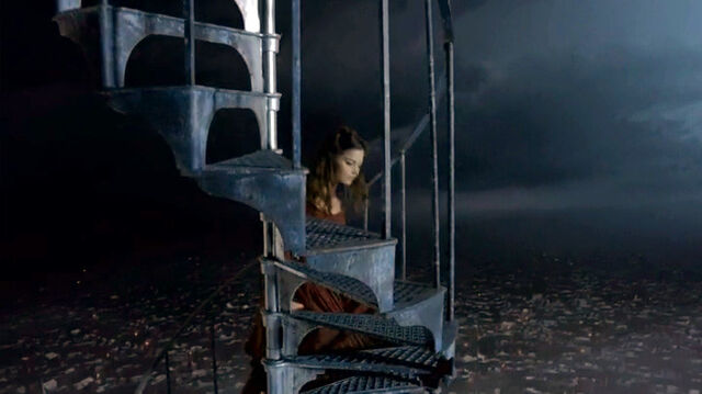File:Clara-StaircaseClockwise.jpg