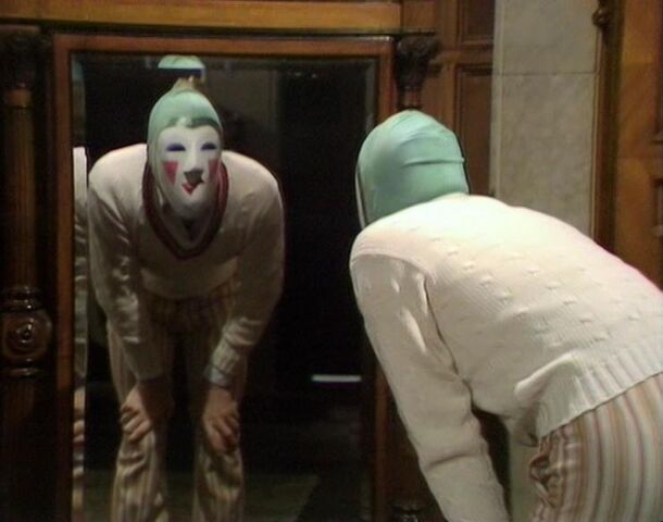 File:The Man in the Mirror.jpg