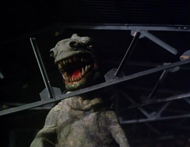 File:Hangar dinosaur.jpg