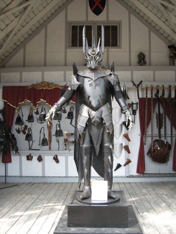 Файл:Sauron replica.jpg
