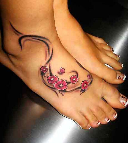 File:FlowerFootTattoo.jpg