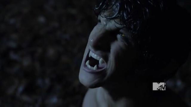 File:1x01 Scott first transformation.png