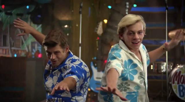 File:BikersvsSurfers 14.png