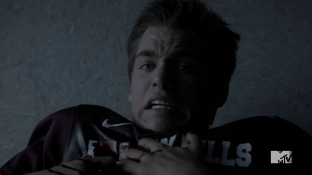 Datei:Teen Wolf Season 4 Episode 8 Time of Death Liam says please don't chop me.png