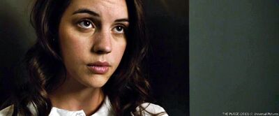 Adelaide kane as zoey sandin.jpg