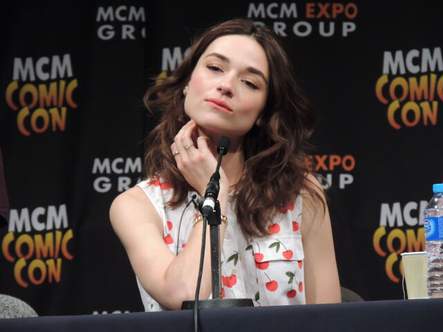 File:CrystalReed 04.jpg