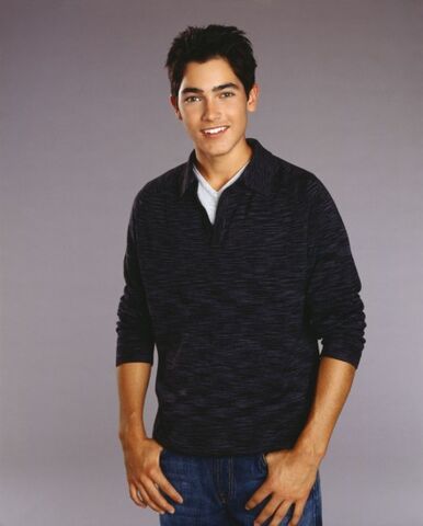 Fichier:Hoechlin150.jpg