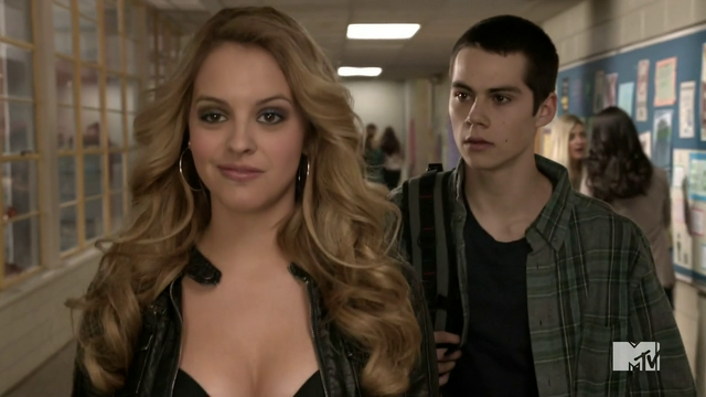 Archivo:Catwoman and batman.png