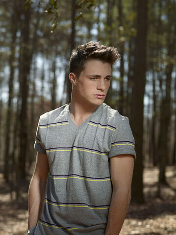 Fichier:Jackson-teen-wolf-cast-23880428-427-570.jpg