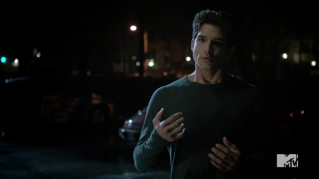 File:Teen Wolf Season 3 Episode 3 Fireflies Tyler Posey Scott McCall enlists Argent.png