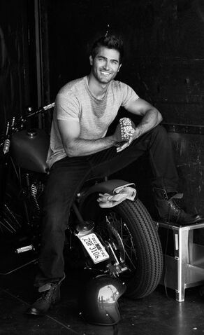 Fichier:Hoechlin219.jpg
