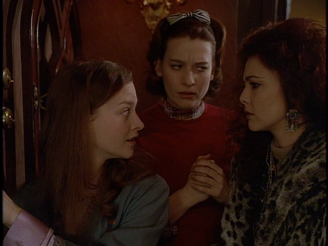 File:Lrsisters.png