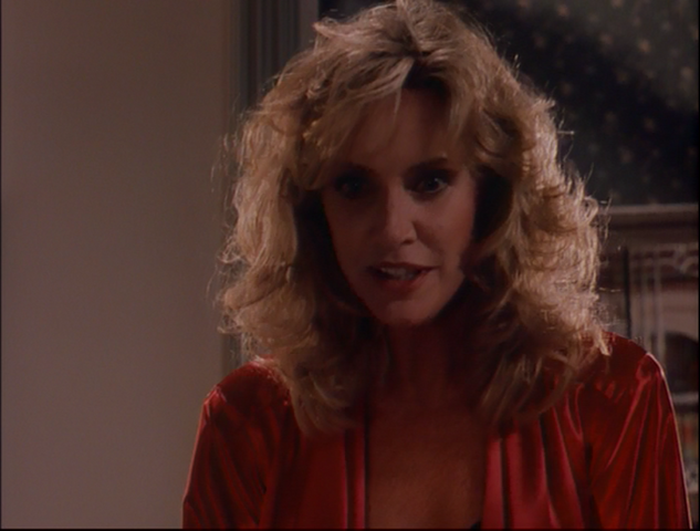 File:Mary-ellen-trainor-as-elizabeth.png