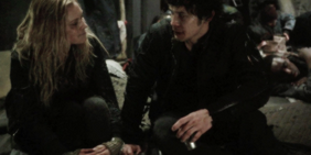 Bellarke-in-1x10-I-Am-Become-Death-the-100-tv-show-37127917-500-250.png